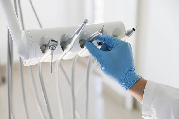 Professional Tooth Extraction technician working in Gardendale, TX